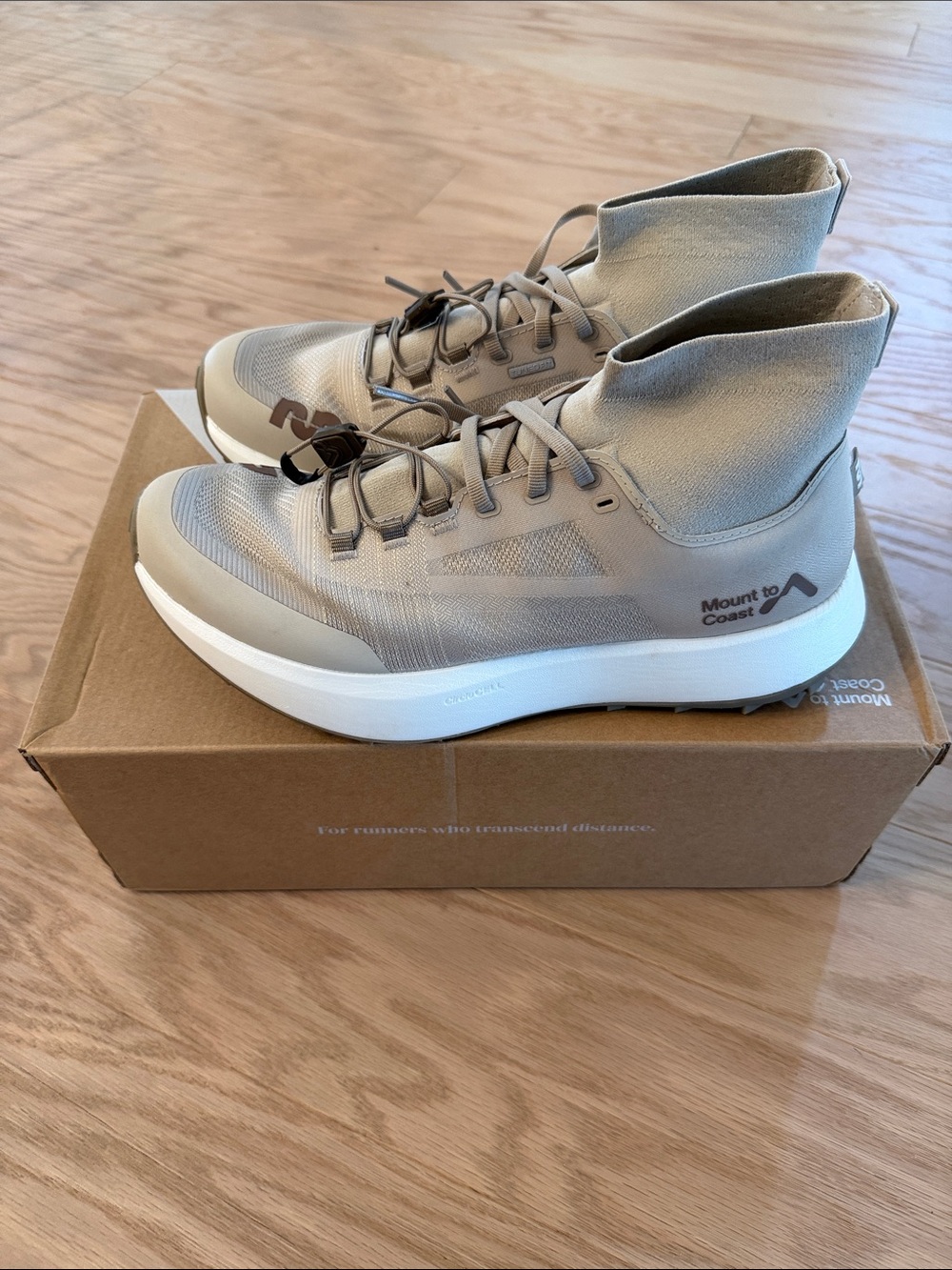 Mount to Coast H1 men’s 9.5 Believe in the Run BRAND NEW NEVER WORN